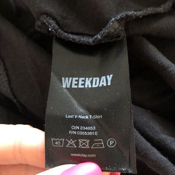 Weekday Last V-Neck T-Shirt XS - Picture 5 of 5